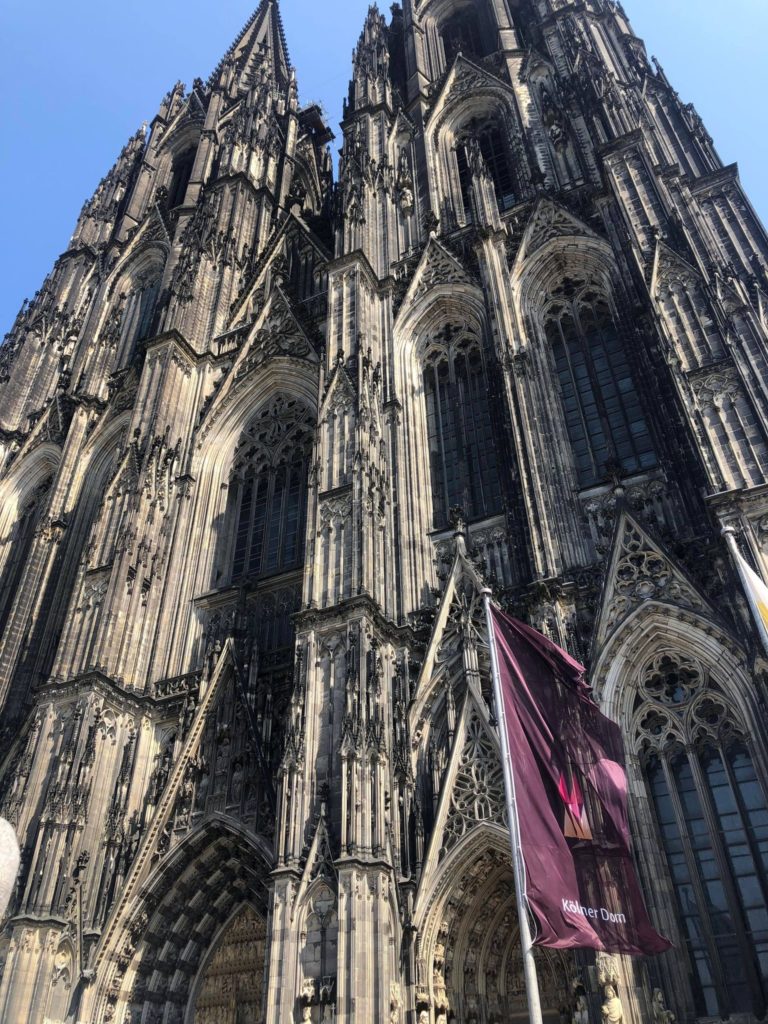 outside view of Kölner Dom